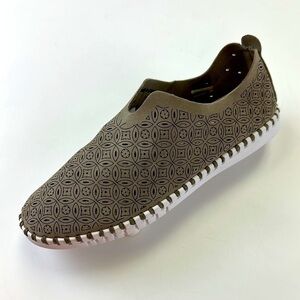 Grunland taupe perforated slip on Slip-On Casual womens shoes Size 37